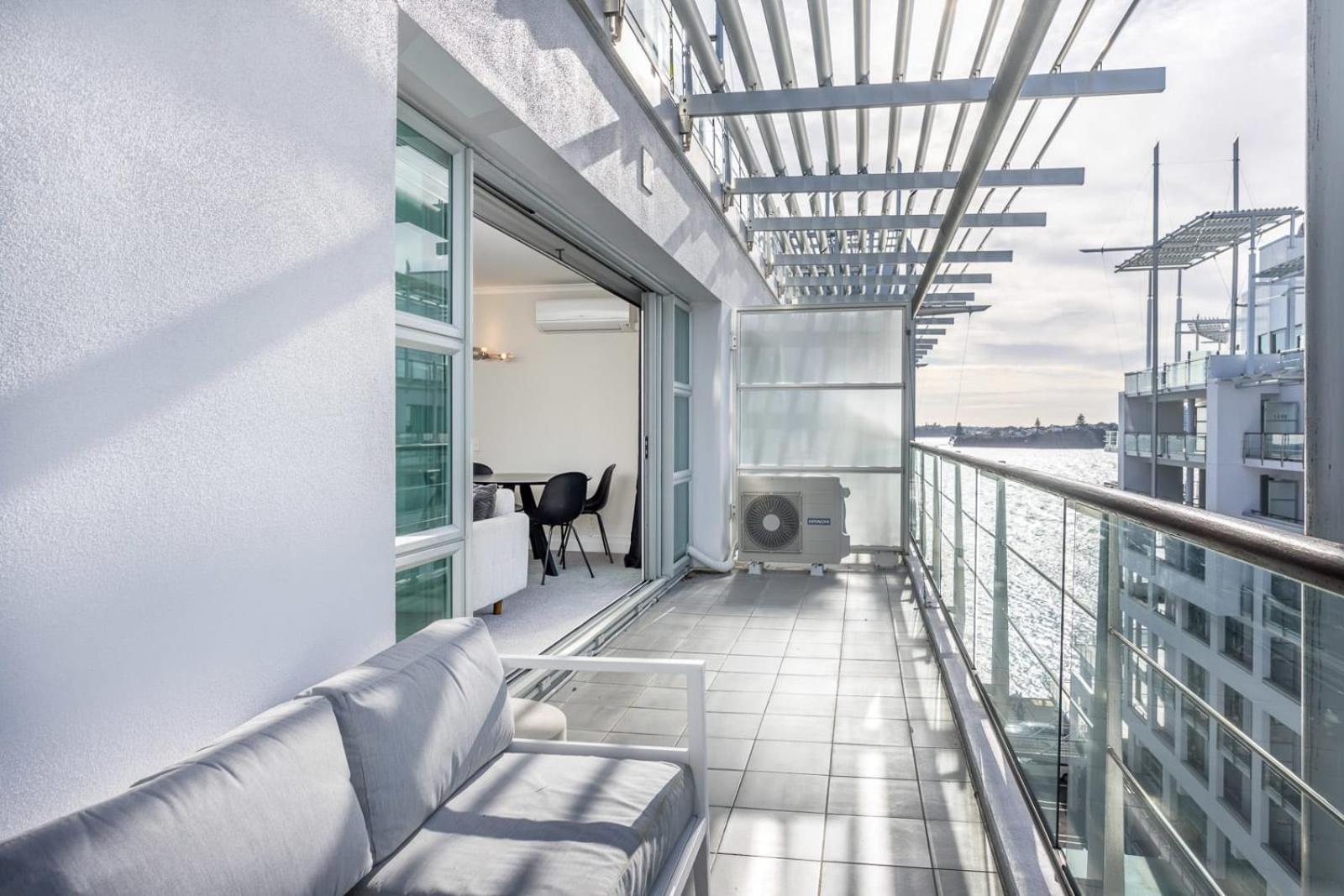Beautiful Renovated 2 X Bdrm,Perfect Location Apartment Auckland Exterior photo
